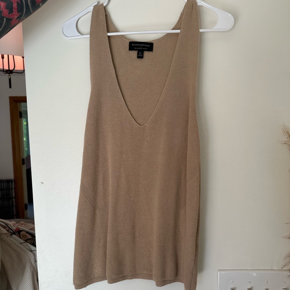 Banana Republic V-Neck Tan Knit Top
